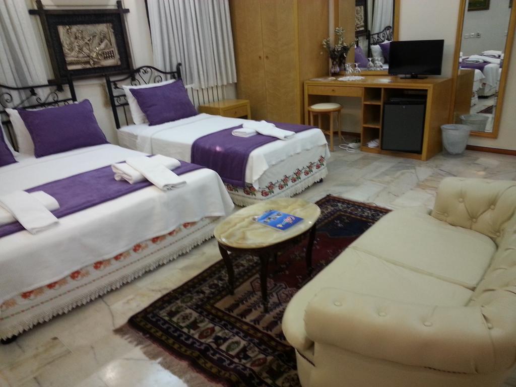 Antik Motel Alacatı Bagian luar foto