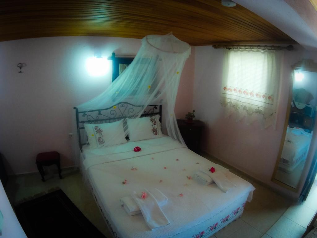 Antik Motel Alacatı Bagian luar foto