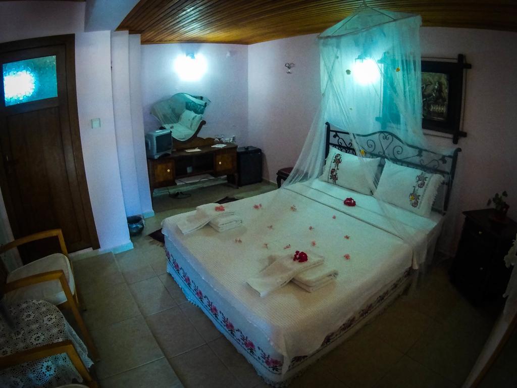 Antik Motel Alacatı Bagian luar foto